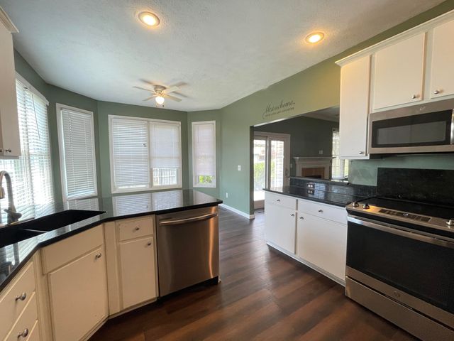 1658 W Riverside Street, Springfield, MO 65807