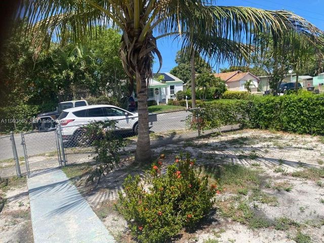 712 57th Street, West Palm Beach, FL 33407