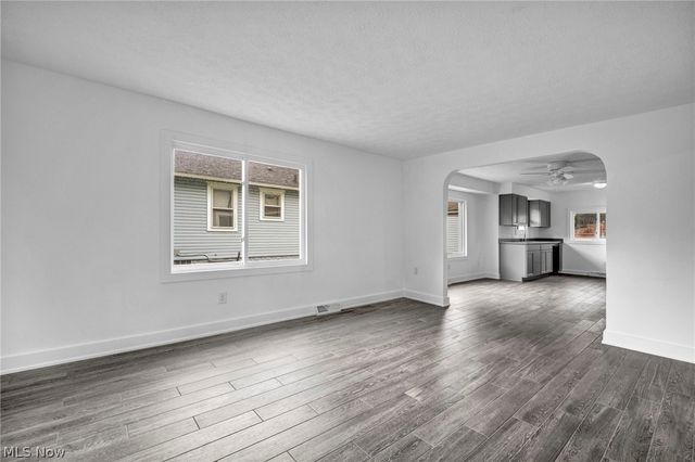 374 Frazier Avenue, Akron, OH 44305