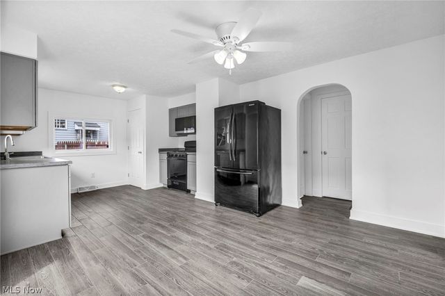 374 Frazier Avenue, Akron, OH 44305