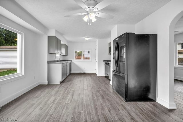 374 Frazier Avenue, Akron, OH 44305