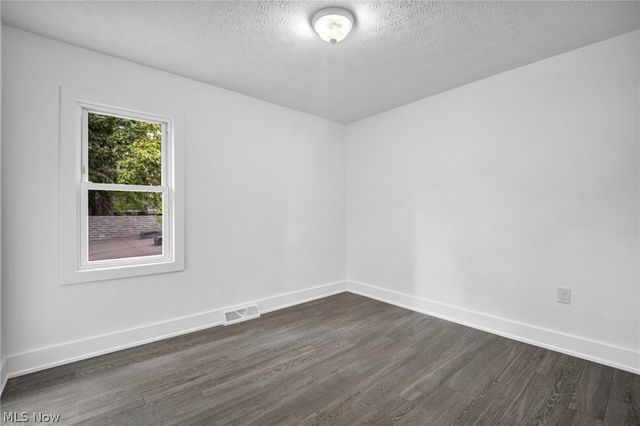 374 Frazier Avenue, Akron, OH 44305