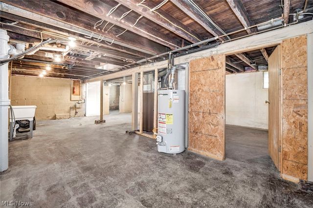 374 Frazier Avenue, Akron, OH 44305