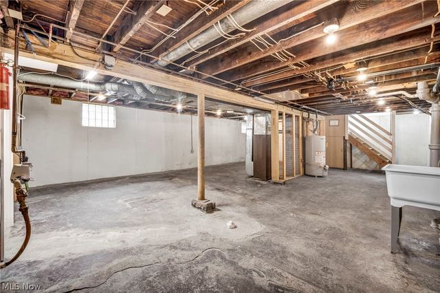 374 Frazier Avenue, Akron, OH 44305