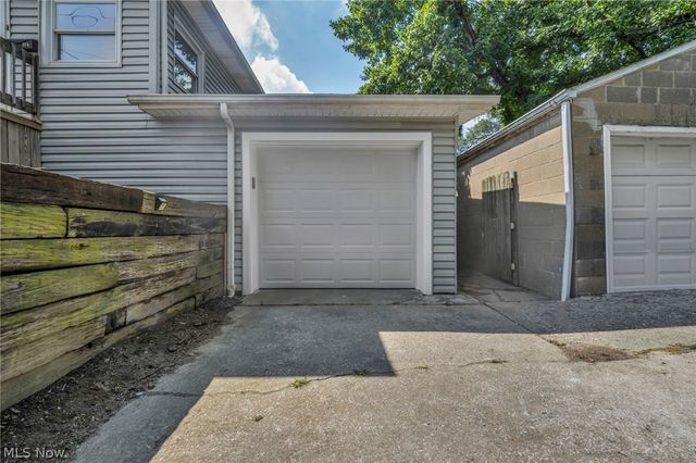 374 Frazier Avenue, Akron, OH 44305