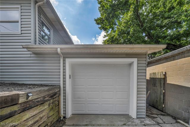 374 Frazier Avenue, Akron, OH 44305