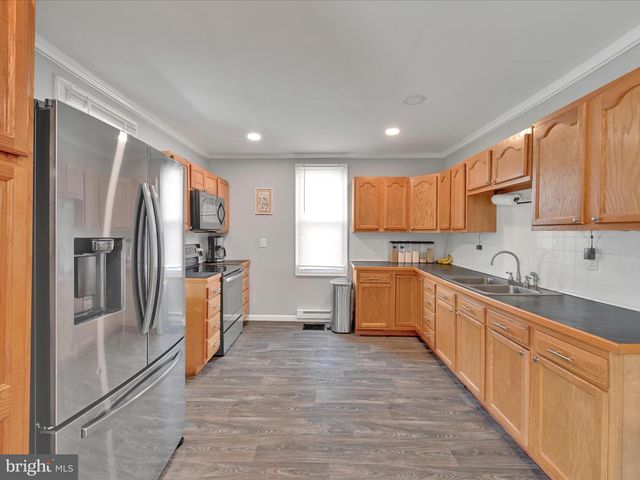 1056 BELLAIRE RD, Elizabethtown, PA 17022