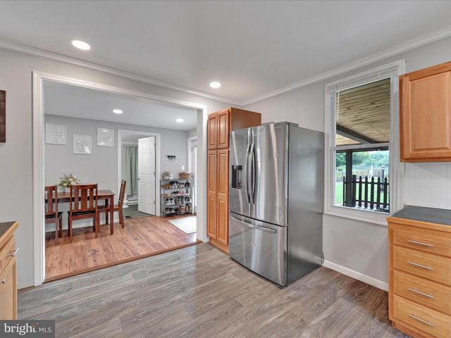 1056 BELLAIRE RD, Elizabethtown, PA 17022