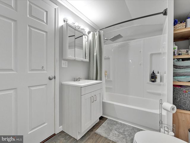 1056 BELLAIRE RD, Elizabethtown, PA 17022