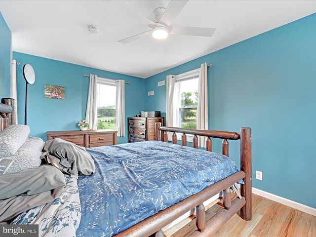 1056 BELLAIRE RD, Elizabethtown, PA 17022