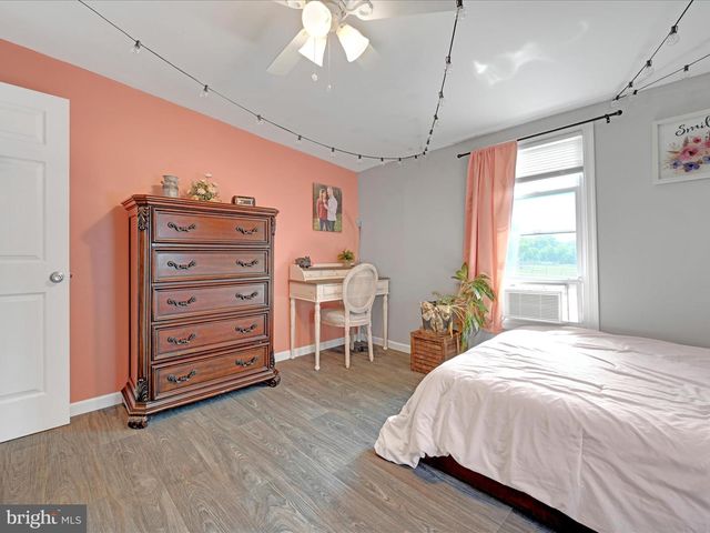 1056 BELLAIRE RD, Elizabethtown, PA 17022