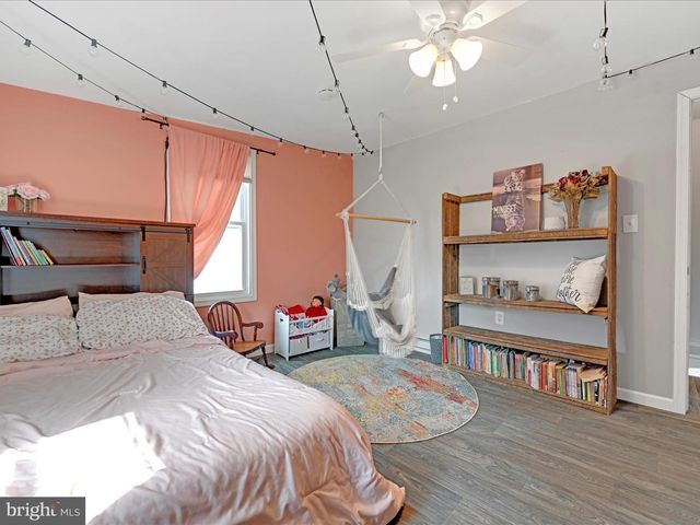 1056 BELLAIRE RD, Elizabethtown, PA 17022