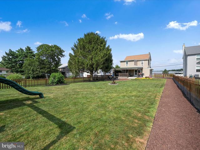 1056 BELLAIRE RD, Elizabethtown, PA 17022