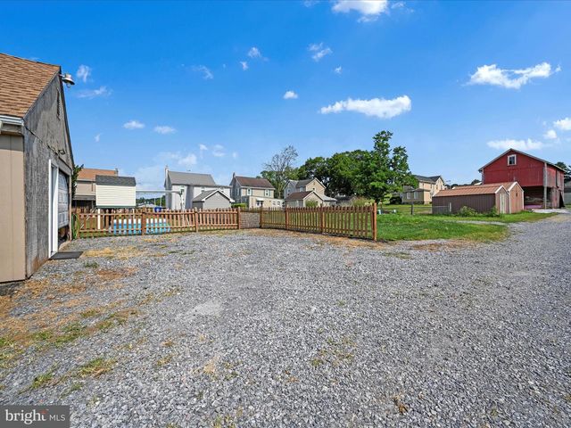 1056 BELLAIRE RD, Elizabethtown, PA 17022