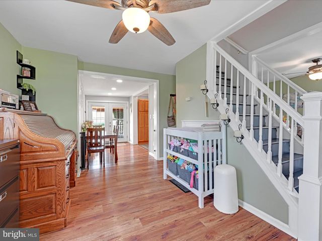 1056 BELLAIRE RD, Elizabethtown, PA 17022