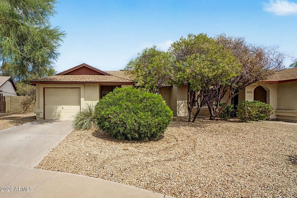 5614 W BUFFALO Street, Chandler, AZ 85226 — exterior
