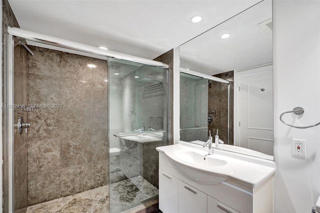 495 Brickell Ave 2301, Miami, FL 33131