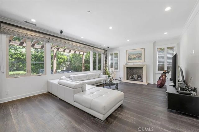 45 Triana, Irvine, CA 92618