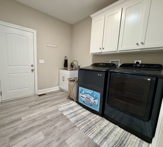1469 Ledford Mill Rd, Normandy, TN 37360
