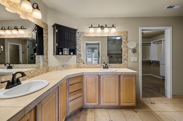 61192 Foxglove Loop, Bend, OR 97702