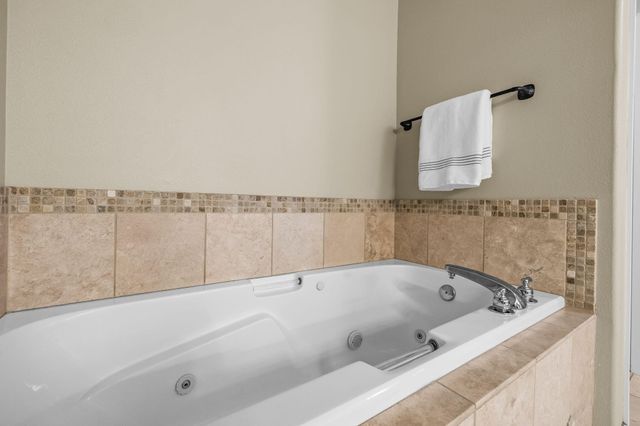 61192 Foxglove Loop, Bend, OR 97702