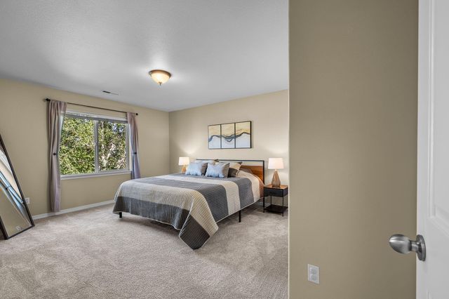 61192 Foxglove Loop, Bend, OR 97702