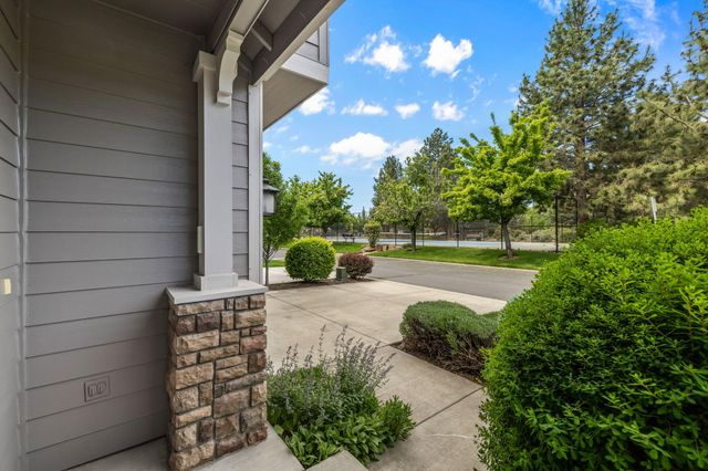 61192 Foxglove Loop, Bend, OR 97702