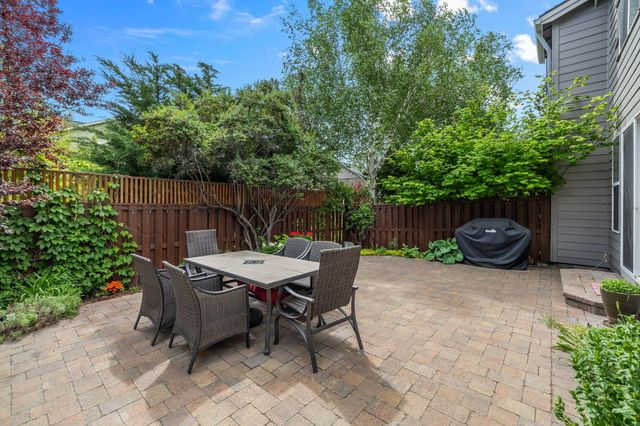61192 Foxglove Loop, Bend, OR 97702