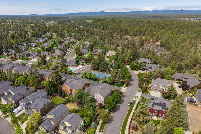 61192 Foxglove Loop, Bend, OR 97702