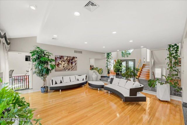 5 Cherry Point Court, Morganville, NJ 07751