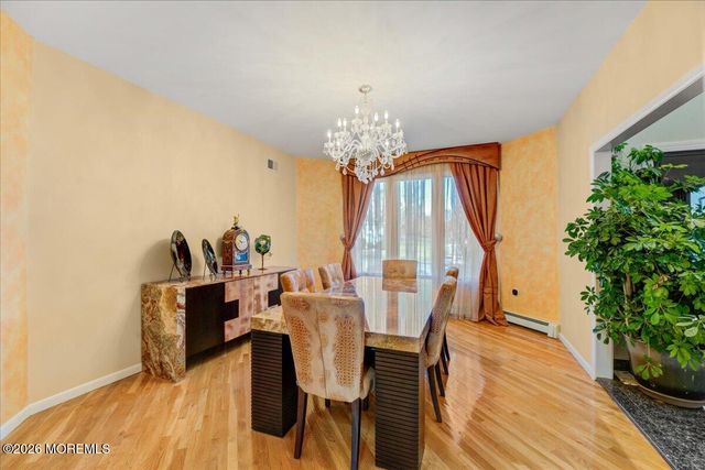 5 Cherry Point Court, Morganville, NJ 07751