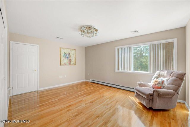 5 Cherry Point Court, Morganville, NJ 07751