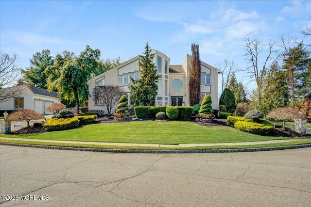 5 Cherry Point Court, Morganville, NJ 07751