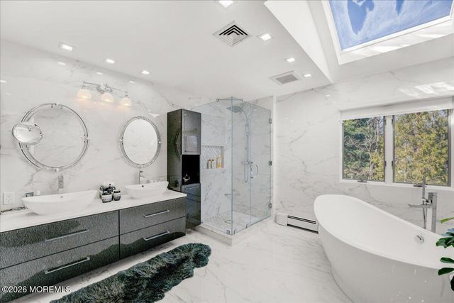 5 Cherry Point Court, Morganville, NJ 07751