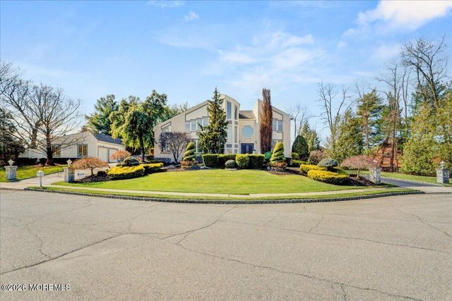 5 Cherry Point Court, Morganville, NJ 07751