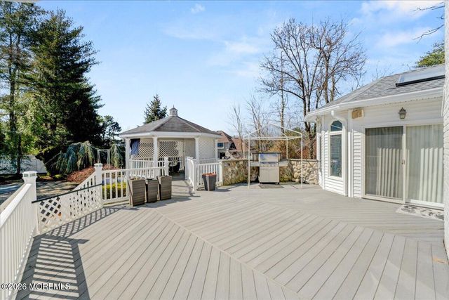 5 Cherry Point Court, Morganville, NJ 07751