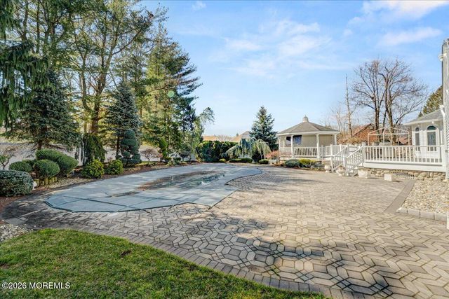 5 Cherry Point Court, Morganville, NJ 07751