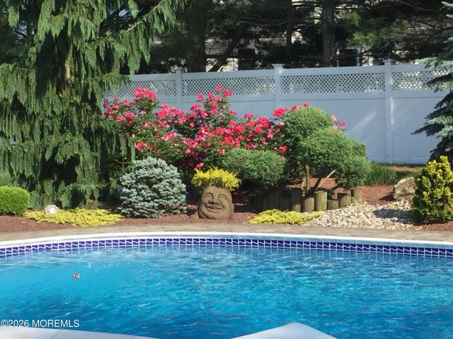 5 Cherry Point Court, Morganville, NJ 07751