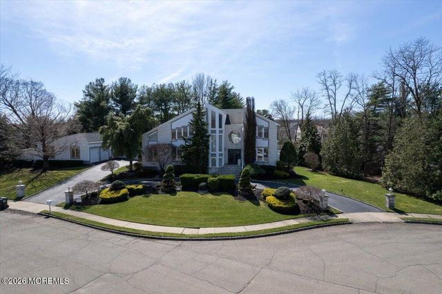 5 Cherry Point Court, Morganville, NJ 07751