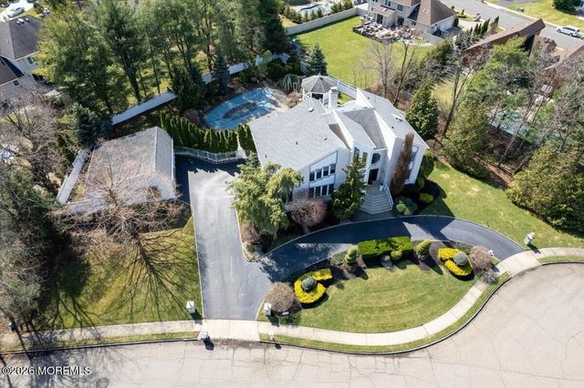 5 Cherry Point Court, Morganville, NJ 07751