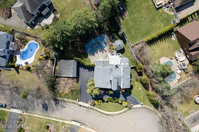 5 Cherry Point Court, Morganville, NJ 07751
