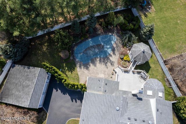 5 Cherry Point Court, Morganville, NJ 07751