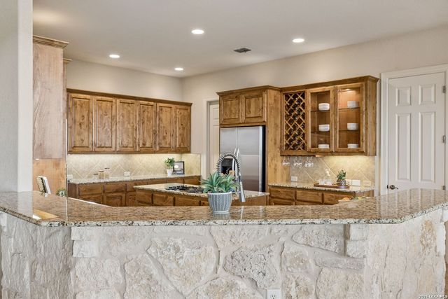 426 Pueblo Pintado, Helotes, TX 78023