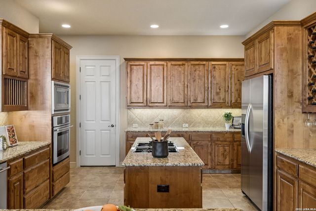 426 Pueblo Pintado, Helotes, TX 78023
