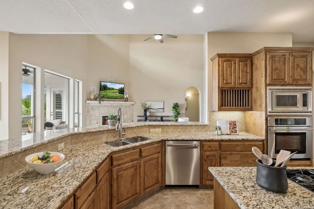 426 Pueblo Pintado, Helotes, TX 78023
