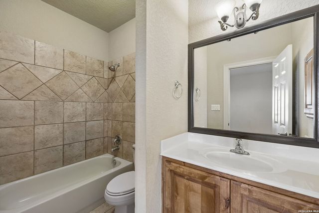 426 Pueblo Pintado, Helotes, TX 78023