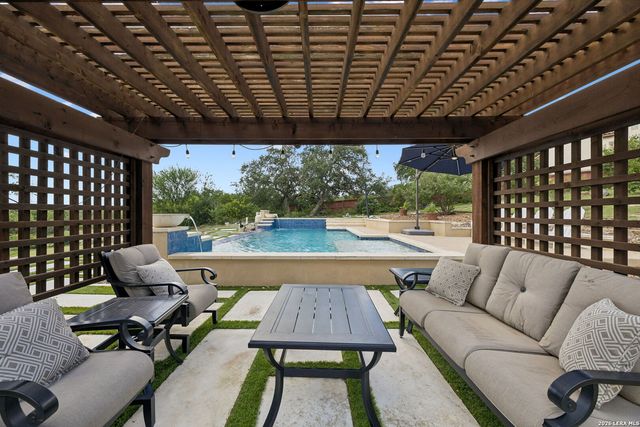 426 Pueblo Pintado, Helotes, TX 78023