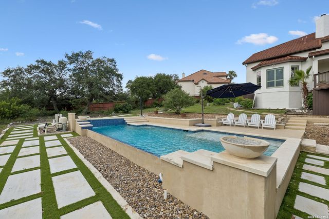 426 Pueblo Pintado, Helotes, TX 78023