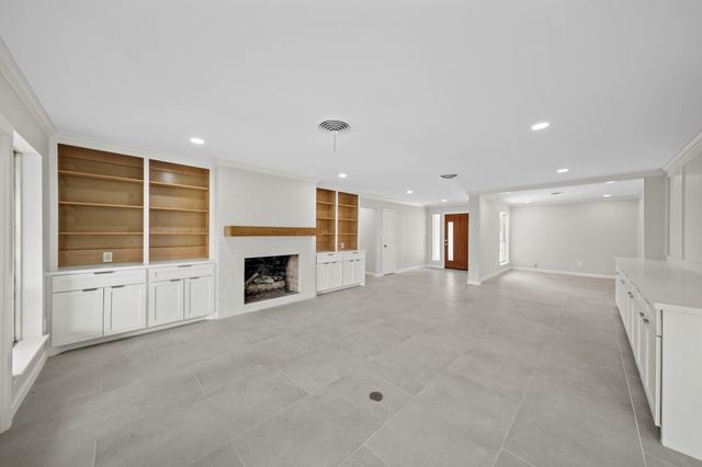 2261 Riverside Drive, West Columbia, TX 77486