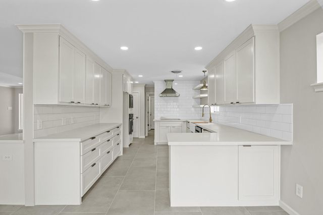 2261 Riverside Drive, West Columbia, TX 77486